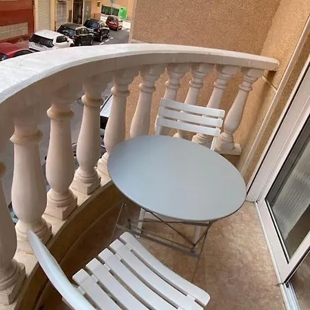 דירה Close To Shops And Restaurants טורבייחה